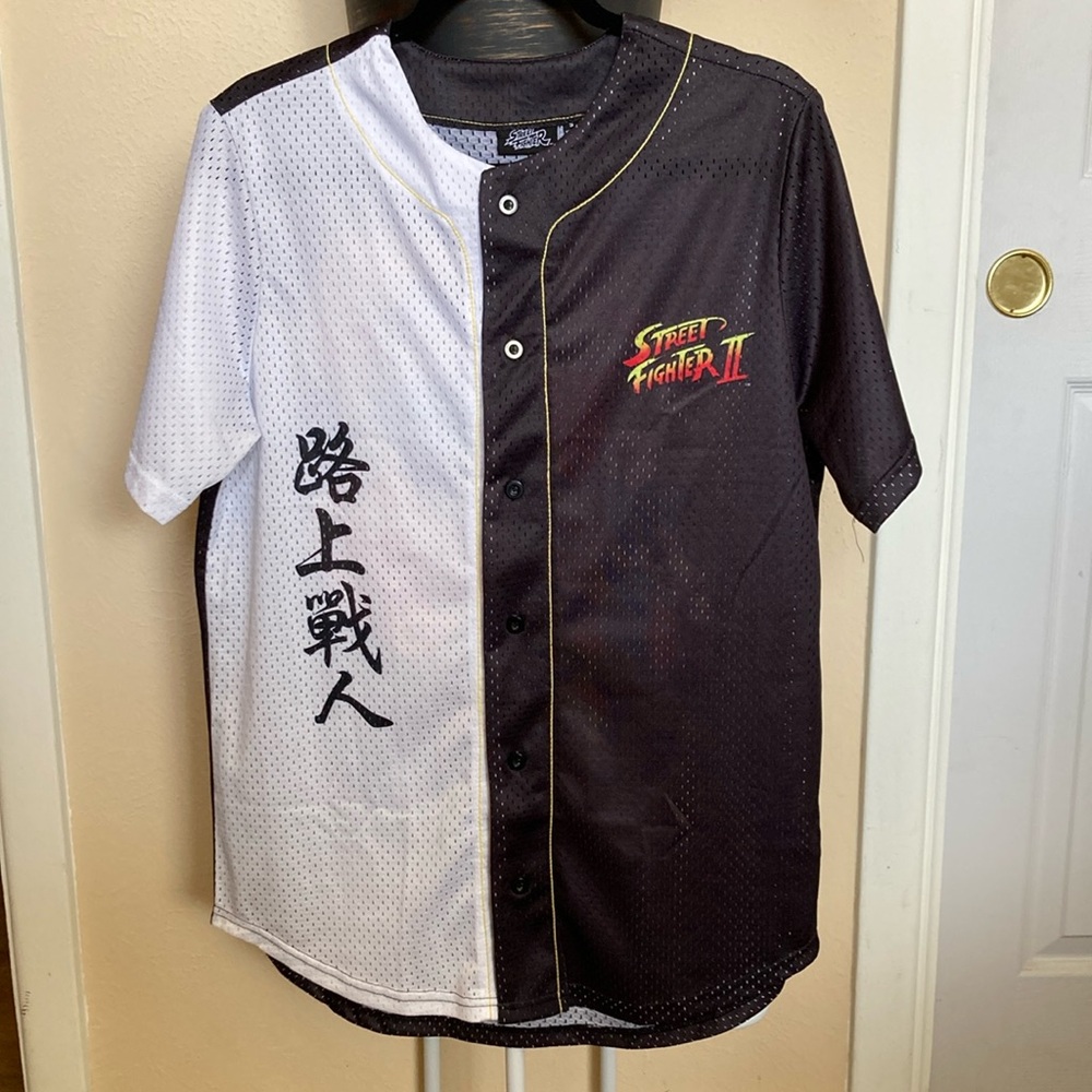 Street Fighter II video game black and white button-down jersey S